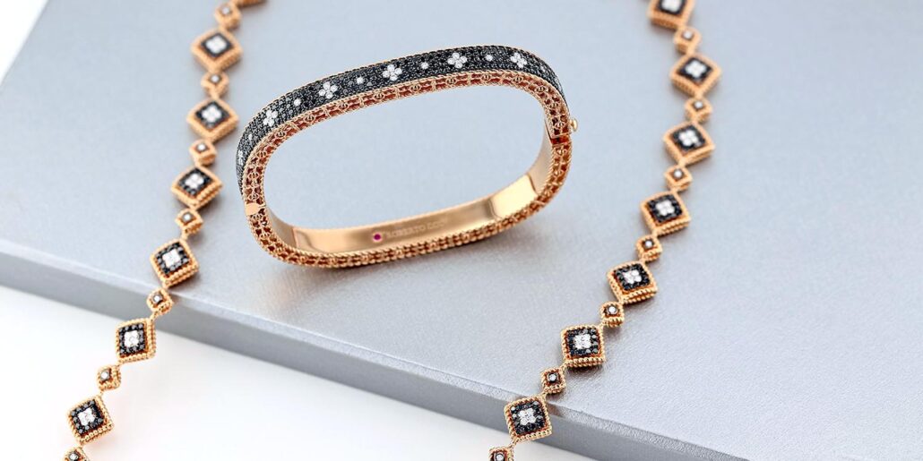 Premium Photo  Diamond jewelry diamond necklace pendant luxurious