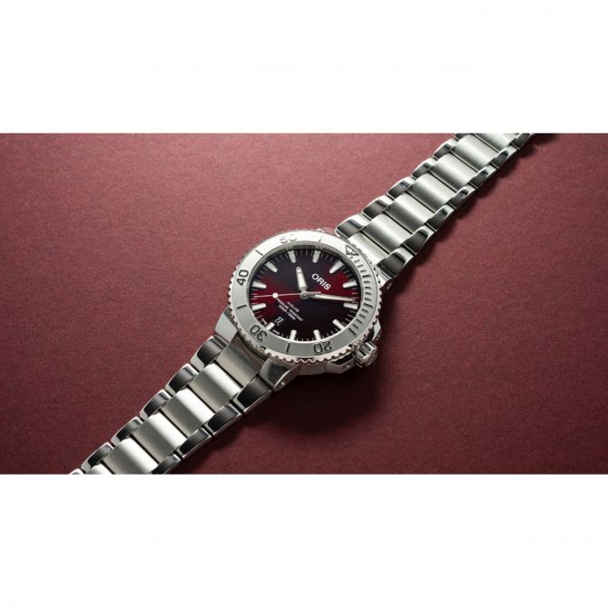 Oris Watches Aquis Date Relief 43.5mm Watch Cherry Dial