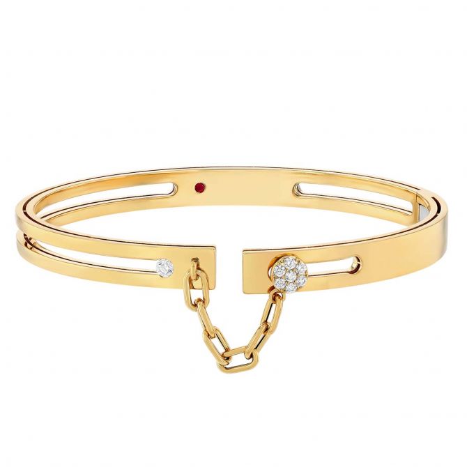 Roberto Coin Navarra Yellow Gold Cuff & Chain Diamond Pavé Closure Bangle Bracelet, 58 mm