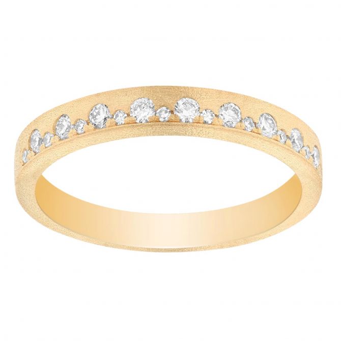 Alternating Size Diamond Square Edge Ring in Yellow Gold