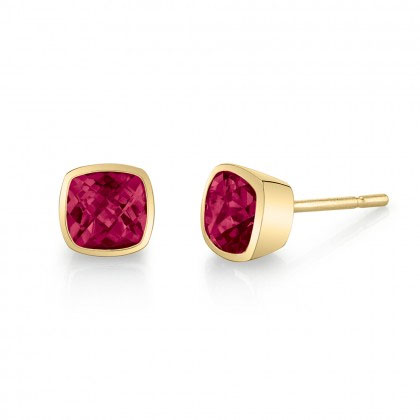 Shop Glistening Garnet 18K Gold Stud Earring Online in India | Gehna