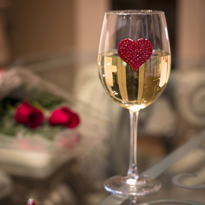 The Queens Jewels Leopard Heart Stemmed Wine Glass